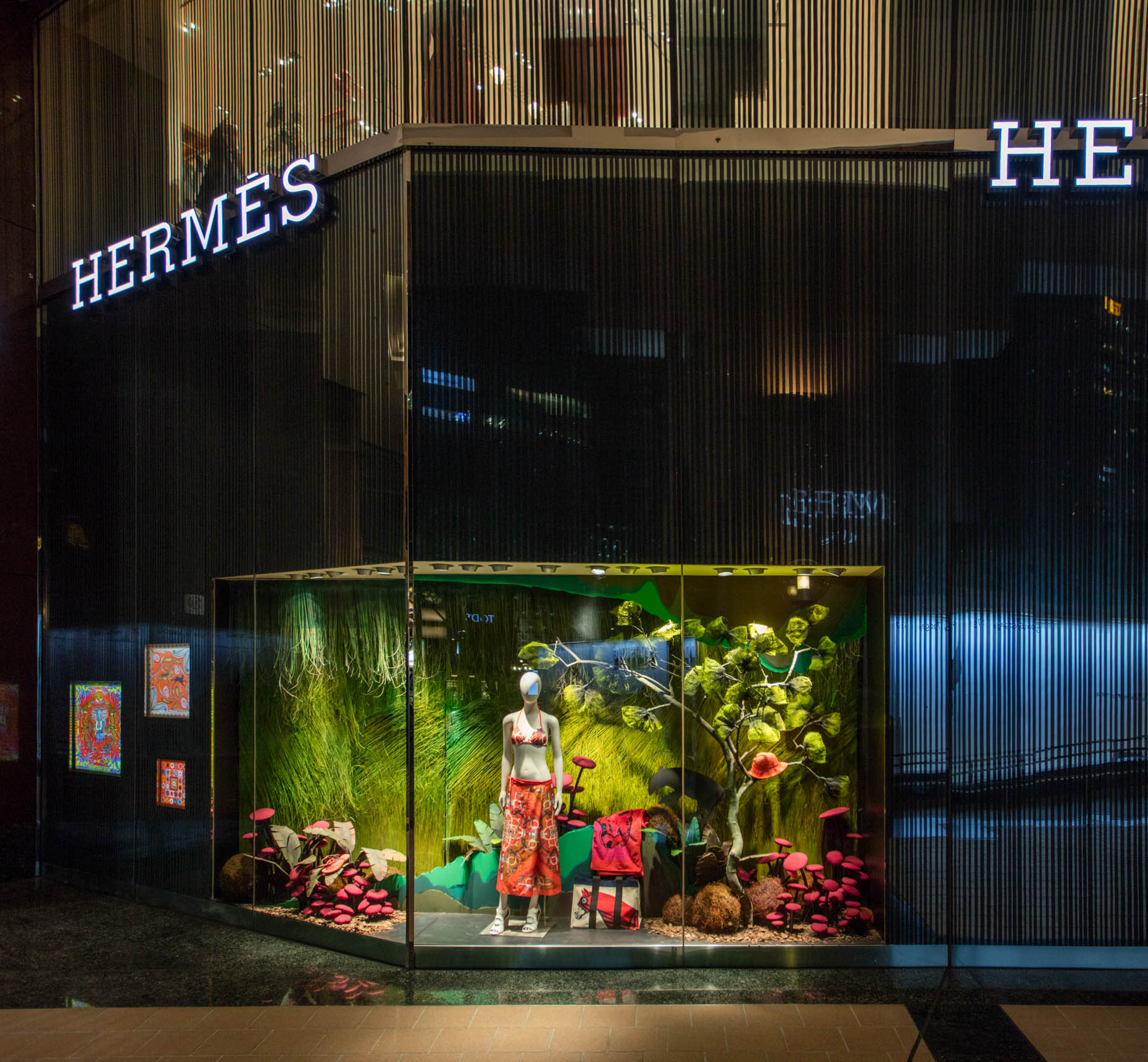Hermes-store-display-_-Hong-Huazheng2